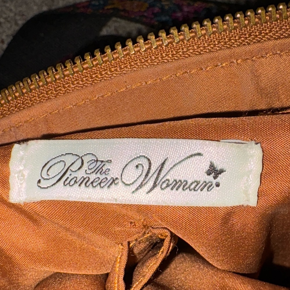 The Pioneer Woman Brown Leather Cover - Picture 4 of 10